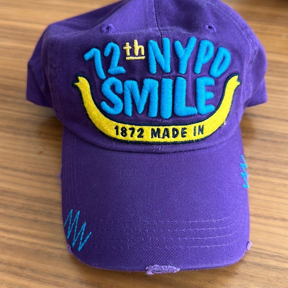 Purposely distressed look hat. Very nice and new.